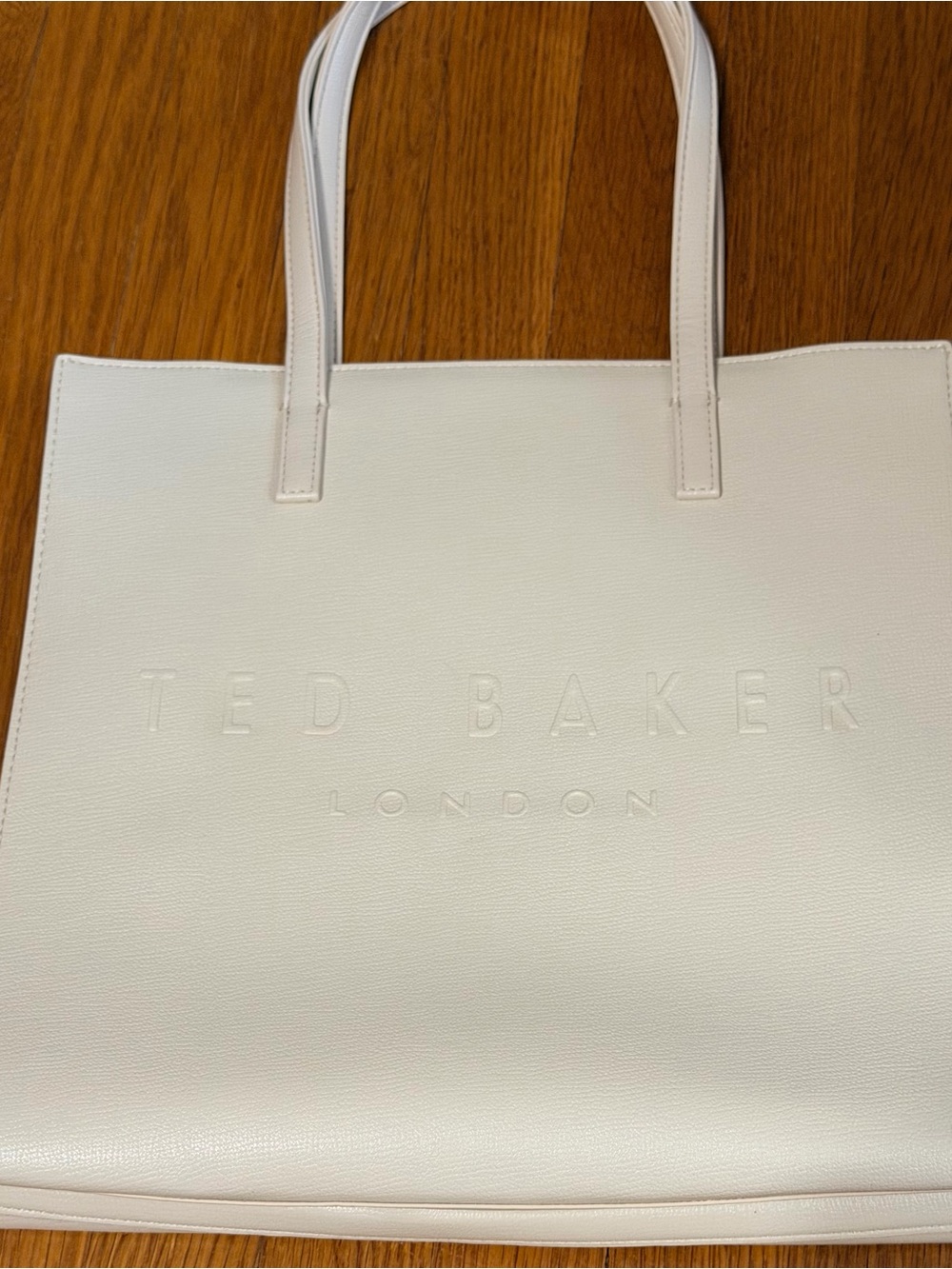 Ted Baker Winter White Tote Bag - Sleek and Roomy Leather Shoulder Tote